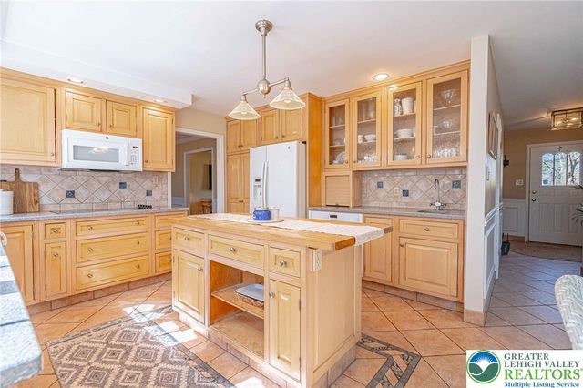 2350 Lehigh Parkway, Allentown City, PA 18103