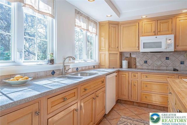 2350 Lehigh Parkway, Allentown City, PA 18103