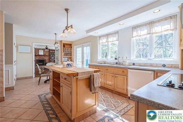 2350 Lehigh Parkway, Allentown City, PA 18103