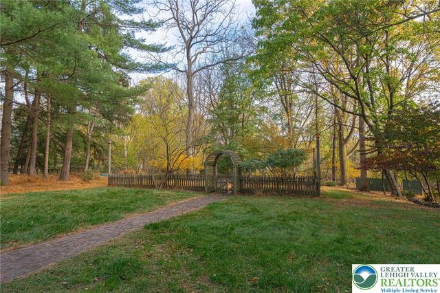 2350 Lehigh Parkway, Allentown City, PA 18103