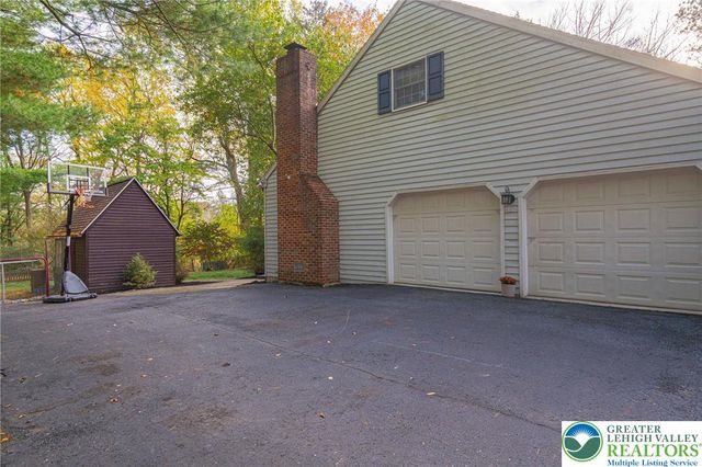 2350 Lehigh Parkway, Allentown City, PA 18103