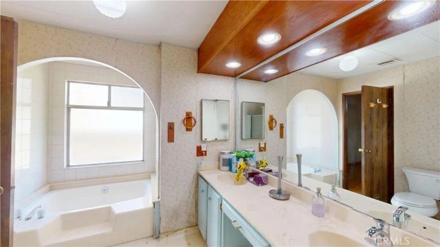 6741 Lincoln 30, Buena Park, CA 90620