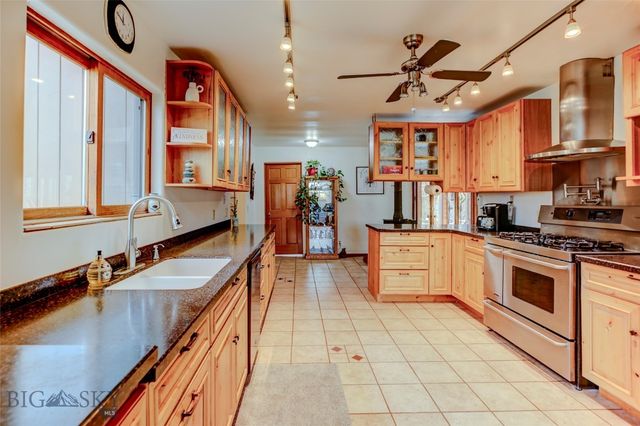 726 US Highway 10 West W, Livingston, MT 59047