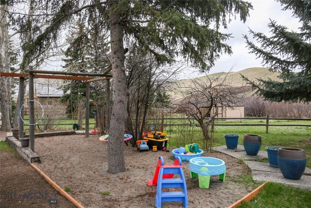 726 US Highway 10 West W, Livingston, MT 59047