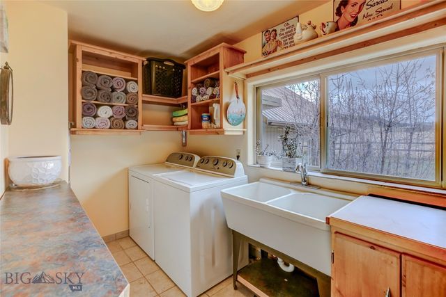 726 US Highway 10 West W, Livingston, MT 59047