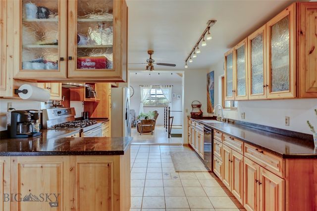 726 US Highway 10 West W, Livingston, MT 59047