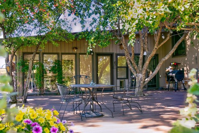 726 US Highway 10 West W, Livingston, MT 59047