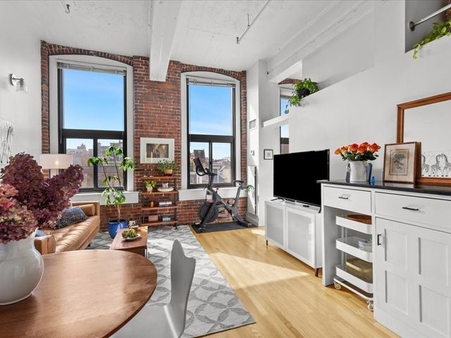 320 W 2nd St 407, Boston, MA 02127