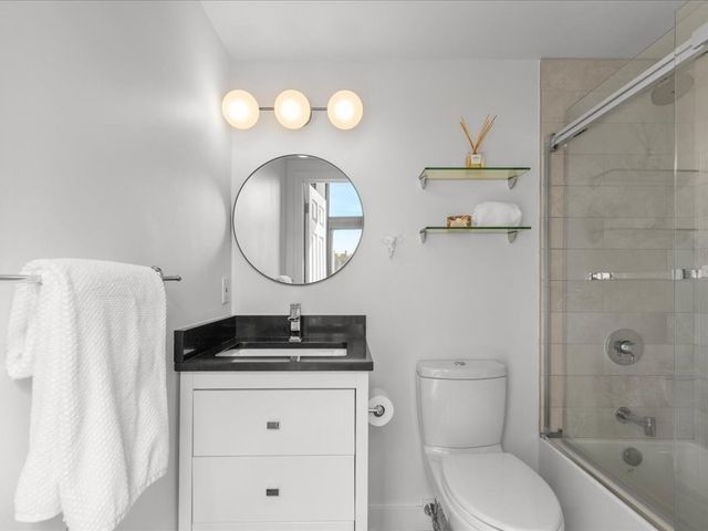 320 W 2nd St 407, Boston, MA 02127