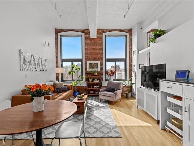 320 W 2nd St 407, Boston, MA 02127