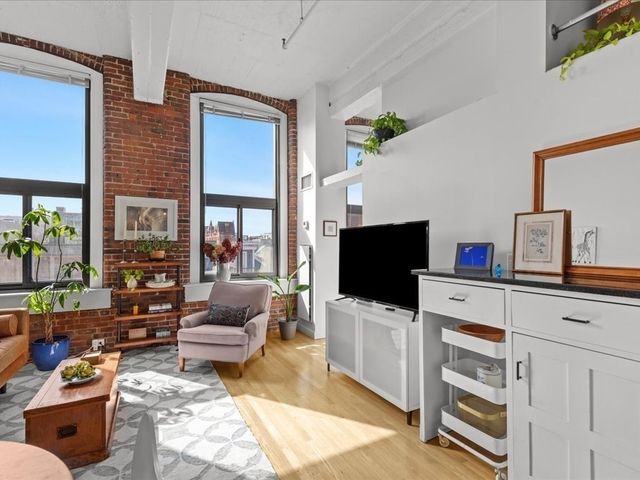 320 W 2nd St 407, Boston, MA 02127