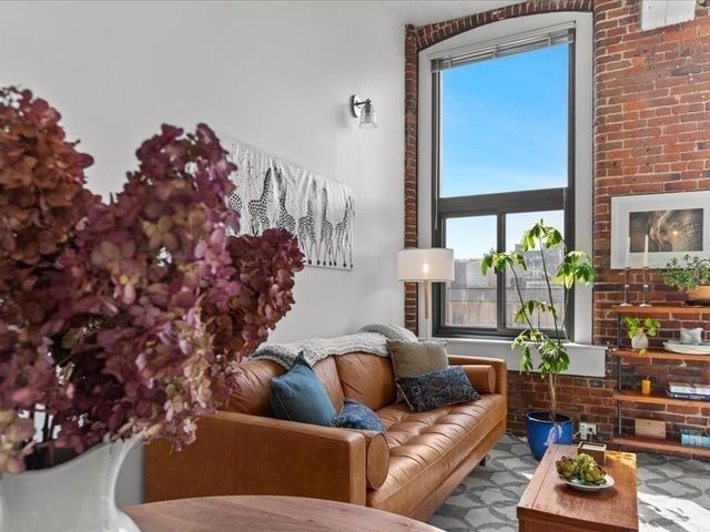 320 W 2nd St 407, Boston, MA 02127