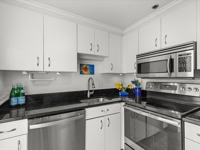 320 W 2nd St 407, Boston, MA 02127