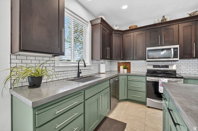 6800 S GREENDALE RD, Cottonwood Heights, UT 84121