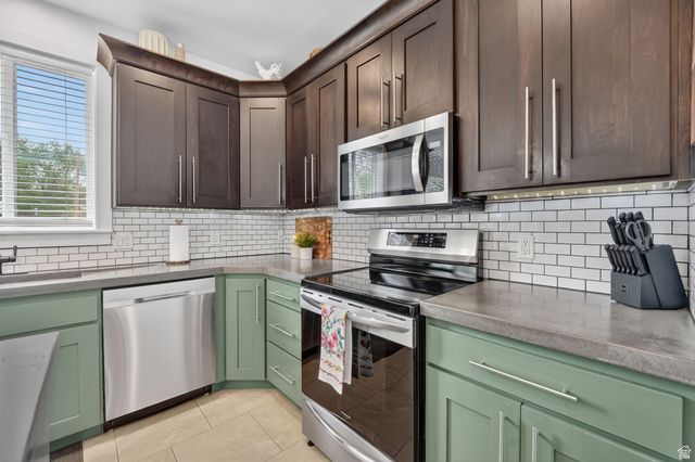 6800 S GREENDALE RD, Cottonwood Heights, UT 84121