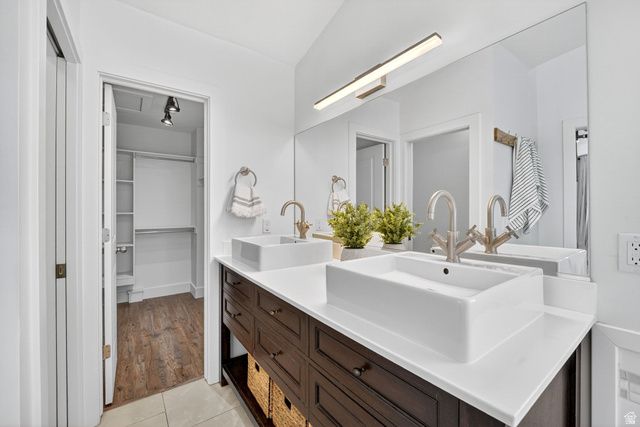 6800 S GREENDALE RD, Cottonwood Heights, UT 84121