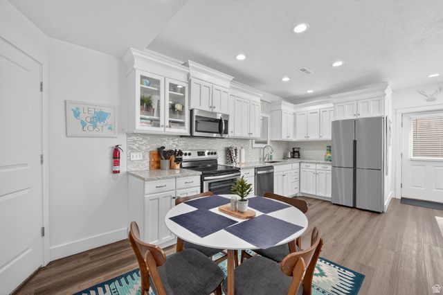 6800 S GREENDALE RD, Cottonwood Heights, UT 84121