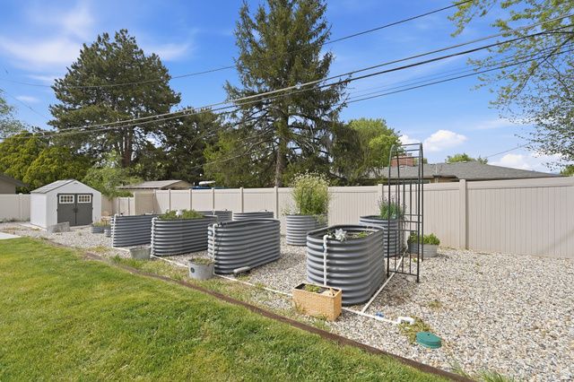 6800 S GREENDALE RD, Cottonwood Heights, UT 84121