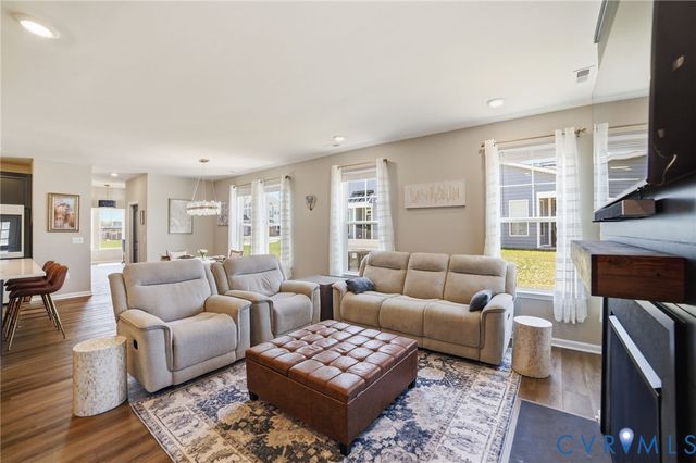 424 Bayberry Ln, Zion Crossroads, VA 22942