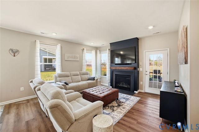 424 Bayberry Ln, Zion Crossroads, VA 22942