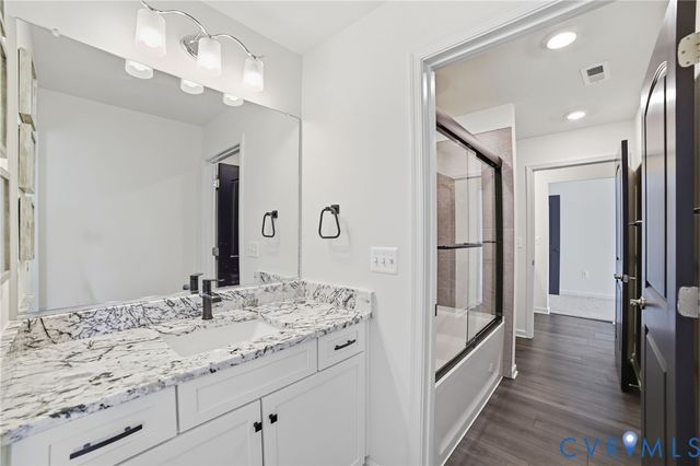 424 Bayberry Ln, Zion Crossroads, VA 22942