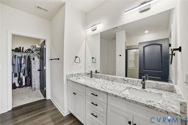 424 Bayberry Ln, Zion Crossroads, VA 22942
