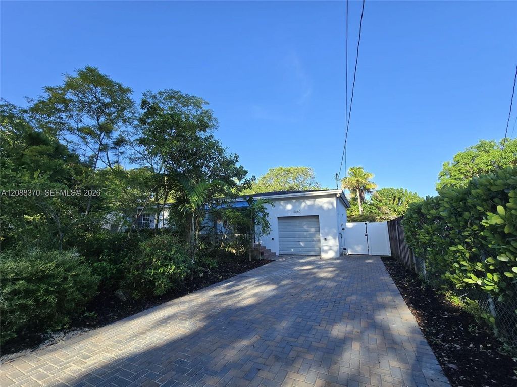 12660 NE 4th Avenue, North Miami, FL 33161