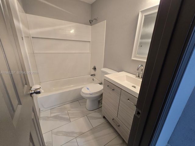 6627 Winfield Blvd 102-C, Margate, FL 33063