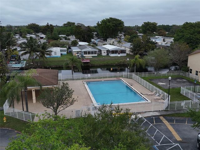 6627 Winfield Blvd 102-C, Margate, FL 33063