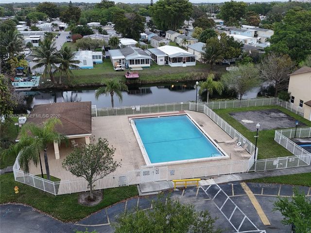 6627 Winfield Blvd 102-C, Margate, FL 33063