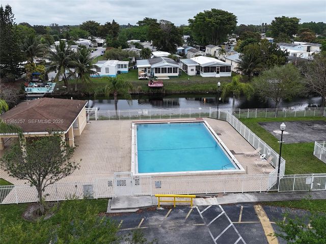 6627 Winfield Blvd 102-C, Margate, FL 33063