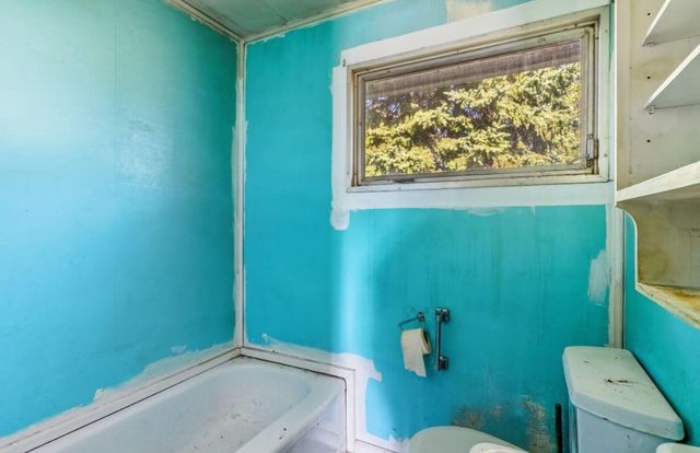 5320 N 69th STREET, Milwaukee, WI 53218