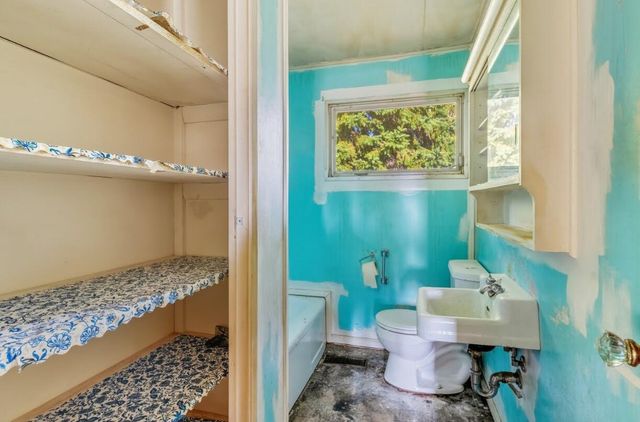 5320 N 69th STREET, Milwaukee, WI 53218