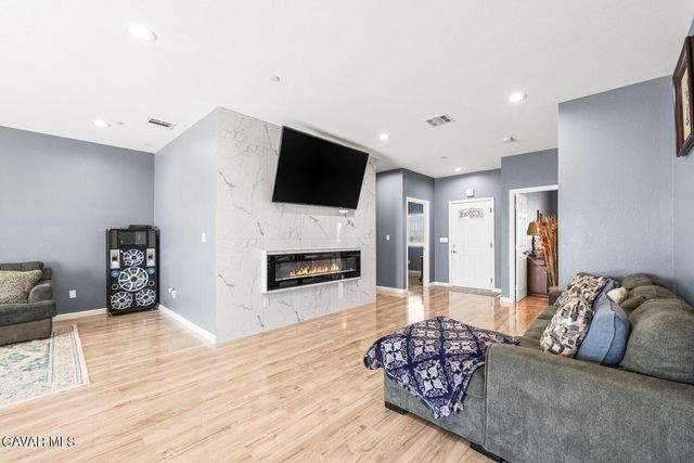 10588 Peach Avenue, California City, CA 93505