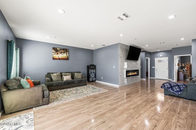 10588 Peach Avenue, California City, CA 93505