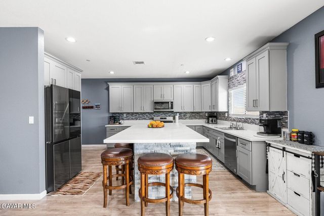 10588 Peach Avenue, California City, CA 93505