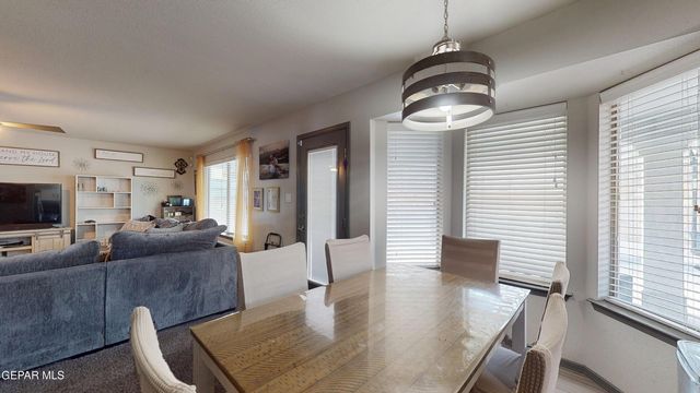 240 S HALSTEAD Drive, Horizon City, TX 79928