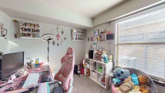 240 S HALSTEAD Drive, Horizon City, TX 79928