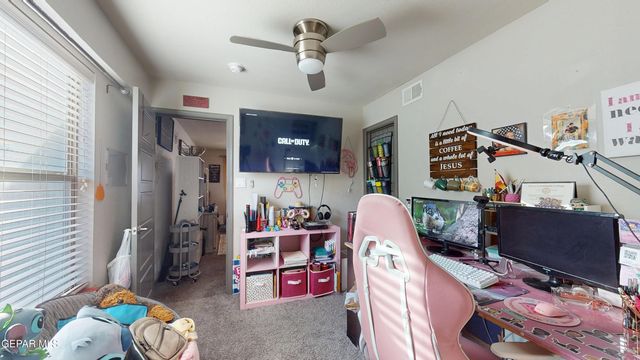 240 S HALSTEAD Drive, Horizon City, TX 79928