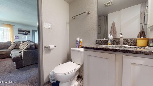 240 S HALSTEAD Drive, Horizon City, TX 79928