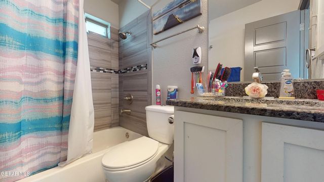240 S HALSTEAD Drive, Horizon City, TX 79928