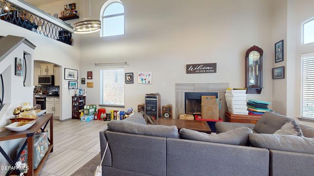 240 S HALSTEAD Drive, Horizon City, TX 79928