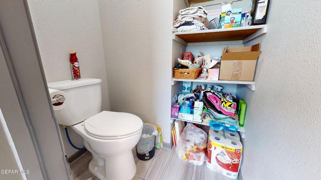 240 S HALSTEAD Drive, Horizon City, TX 79928