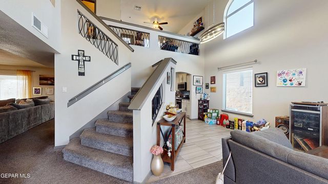 240 S HALSTEAD Drive, Horizon City, TX 79928