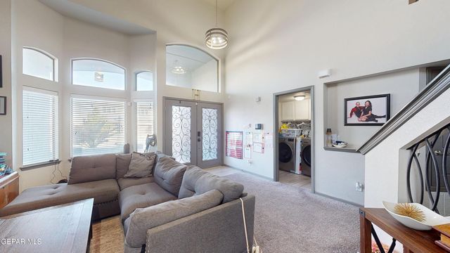 240 S HALSTEAD Drive, Horizon City, TX 79928