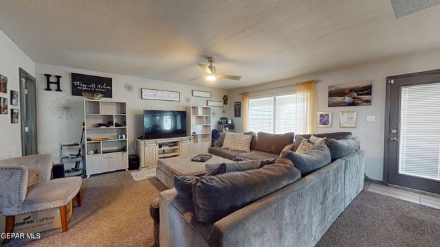 240 S HALSTEAD Drive, Horizon City, TX 79928