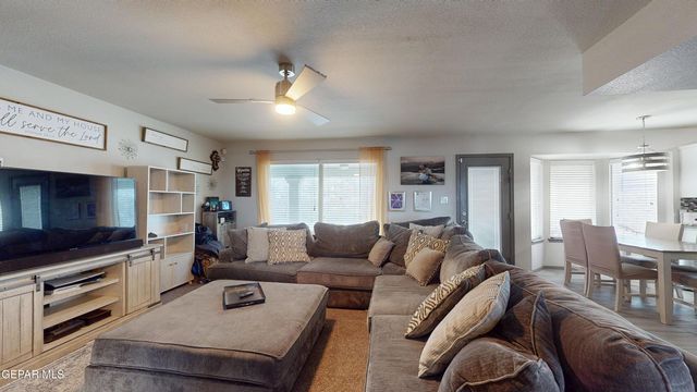 240 S HALSTEAD Drive, Horizon City, TX 79928