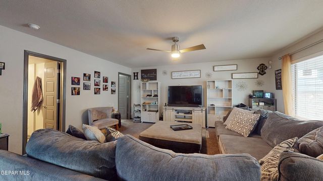240 S HALSTEAD Drive, Horizon City, TX 79928