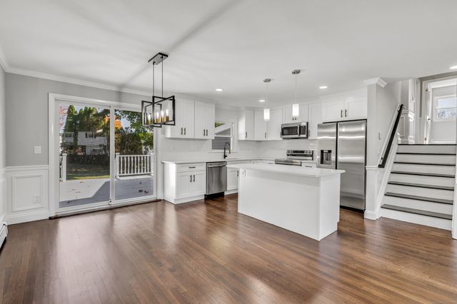 15 Smith Drive, Hamden, CT 06517