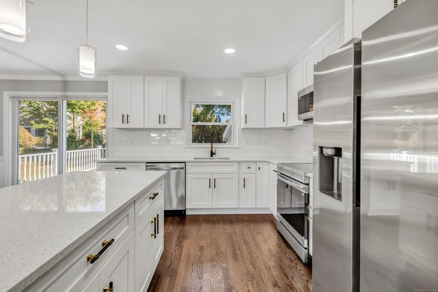 15 Smith Drive, Hamden, CT 06517